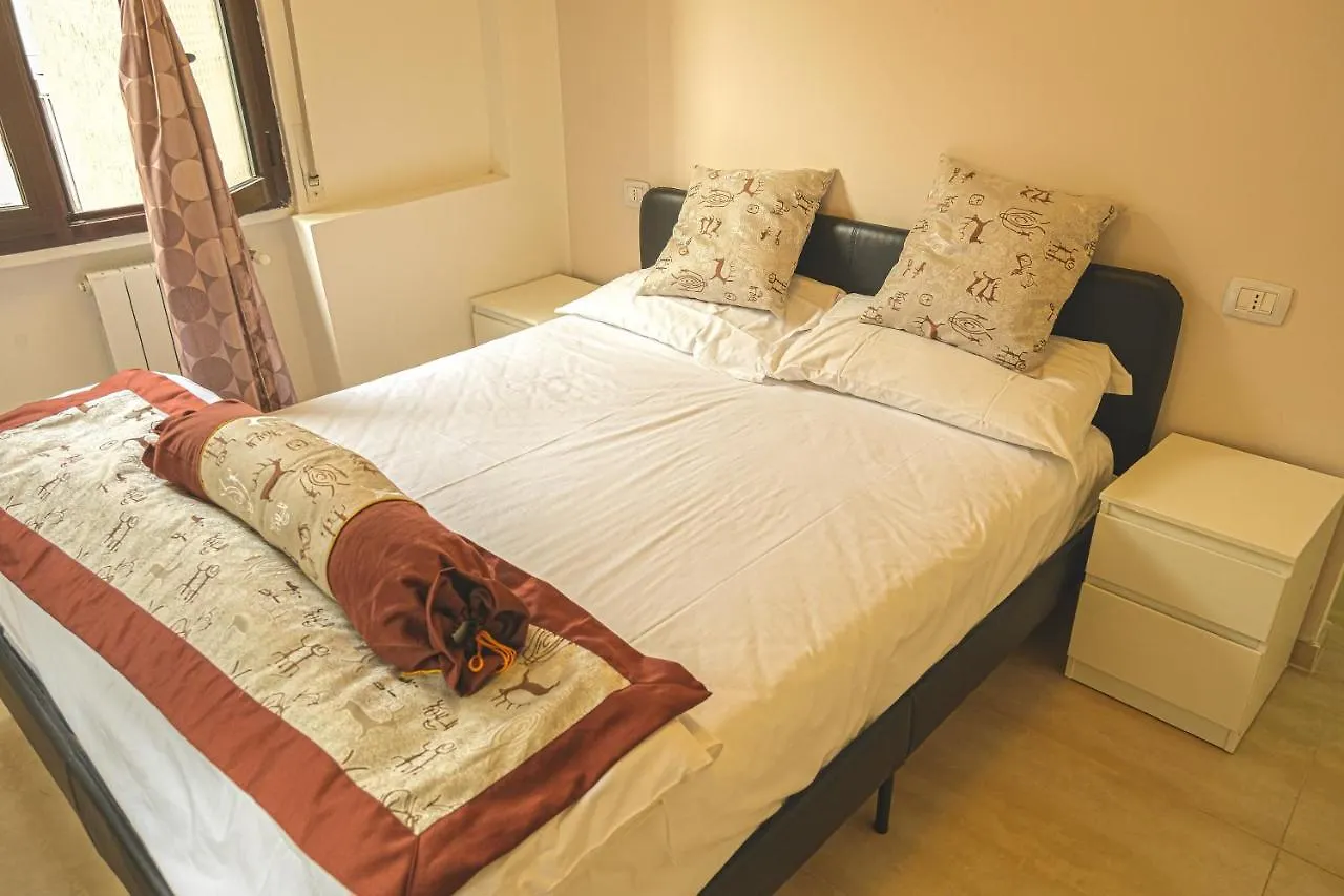 Guest house Hotel Albergo Lario Milan Italy